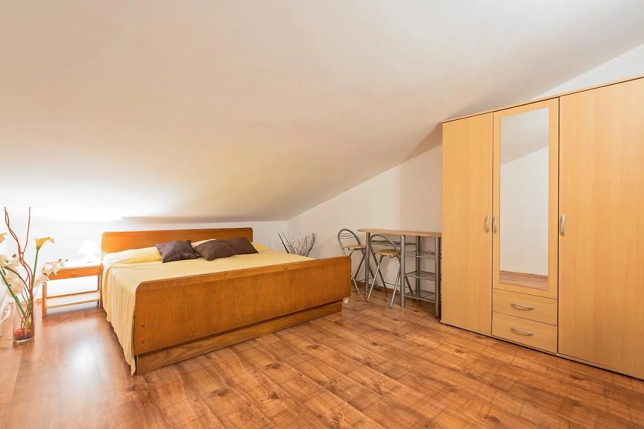 Appartement Apartmani Gilda Vrsar Kroatië