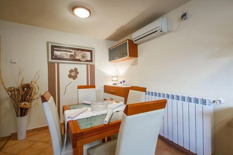 Apartmani Gilda Vrsar 0*,  Kroatië